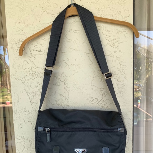 ❤️HP❤️ PRADA AUTHENTIC messenger bag - Picture 13 of 13